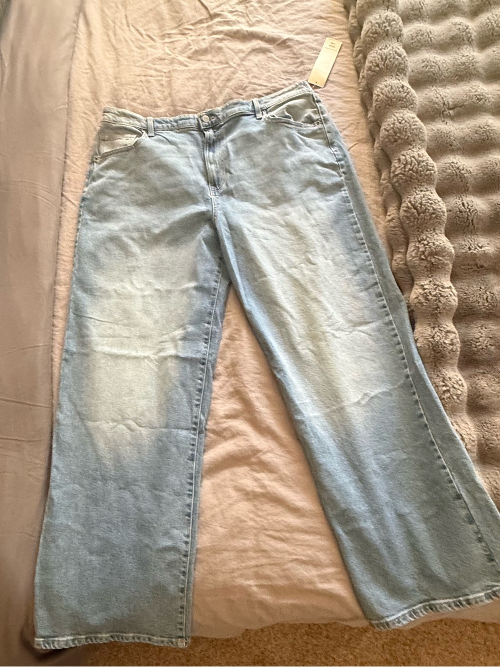No Boundaries Pale Blue Wide-Leg Jeans with Star Design on Butt Pockets